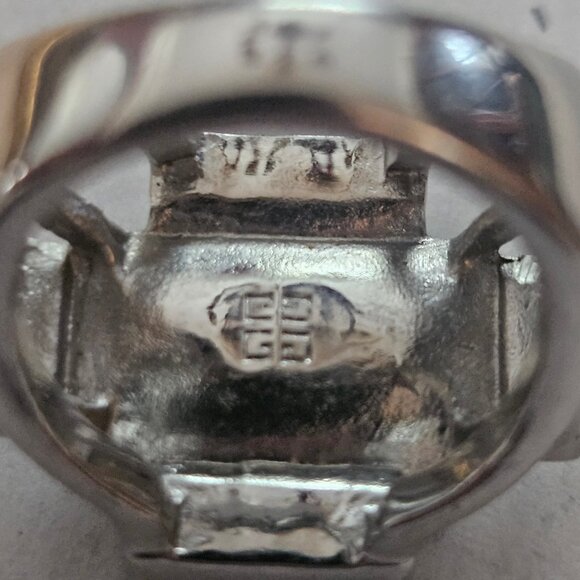 Givenchy cocktail ring - Picture 2 of 4